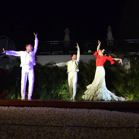 Akeah Broncemar プラヤ・デル・イングレス