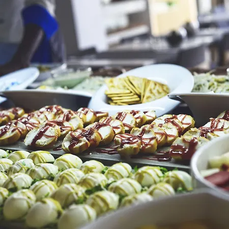 ホテル Akeah Broncemar