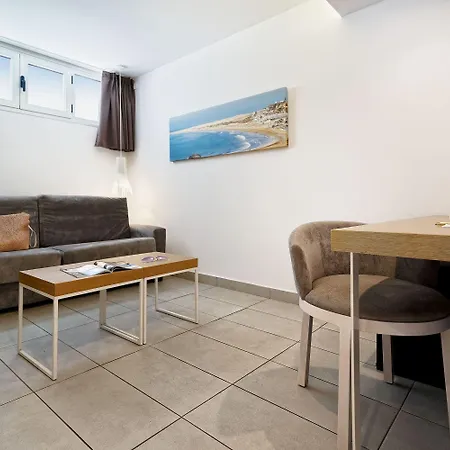 Akeah Broncemar プラヤ・デル・イングレス