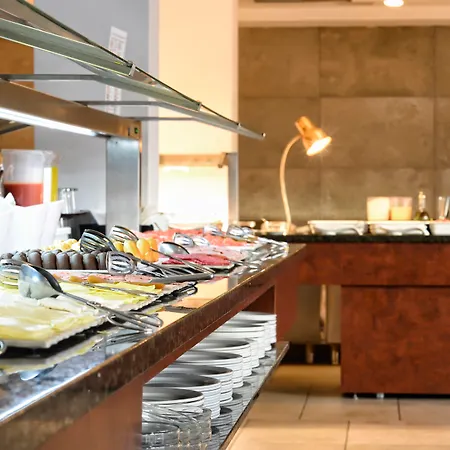 Akeah Broncemar 플라야 델 잉글스