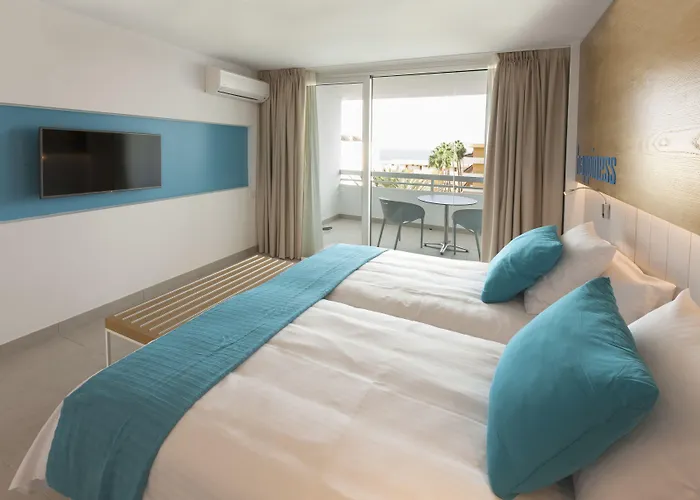 Akeah Broncemar Otel