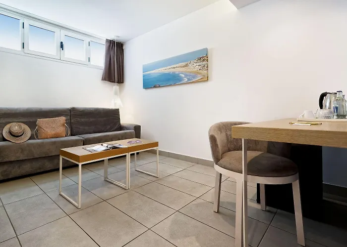 Akeah Broncemar プラヤ・デル・イングレス