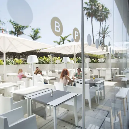 Akeah Broncemar Szálloda