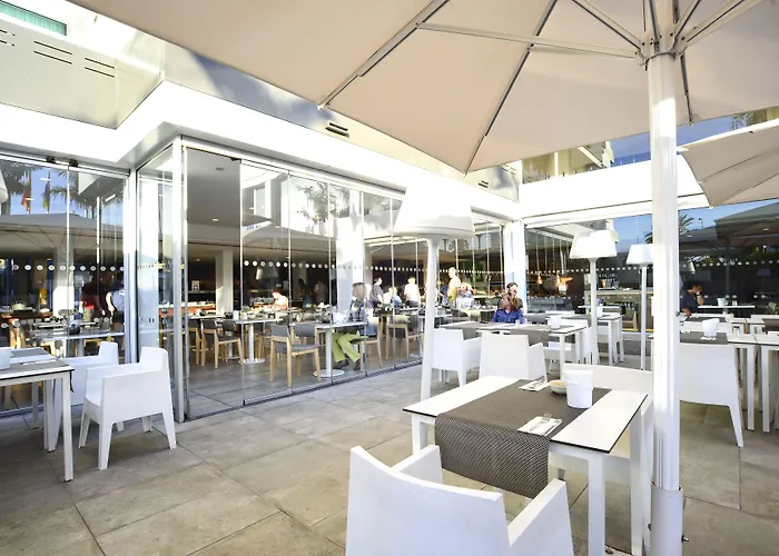 Готель Akeah Broncemar